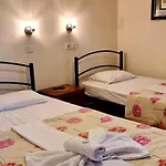 Panorama בית הארחה 3*